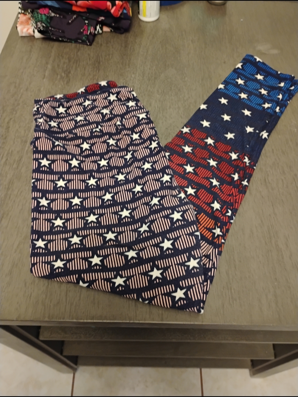 LuLaRoe Patriotic Starprint Leggings in Red, White & Blue Fits Size 12-18